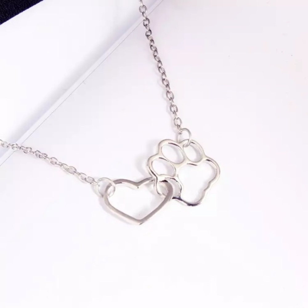NEW!💙💎🐾PAW PRINT HEART NECKLACE!🐾💎💙ADORABLE! - Picture 3 of 4